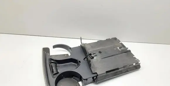 Cup holder front