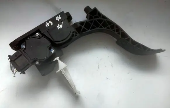 Audi A3 S3 8L Accelerator throttle pedal 1J1721503K 0281002342 091207194YB3