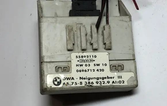 BMW 5 E39 Yaw turn rate sensor 8386932 55892110