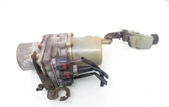 Mazda 5 Power steering pump 