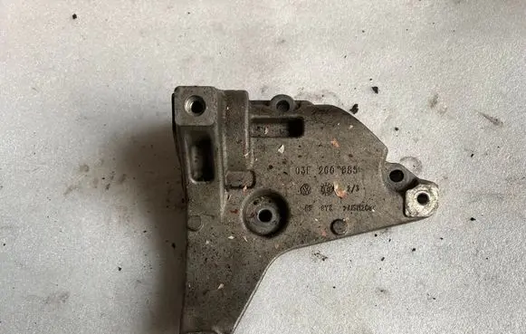 Seat Leon (1P) A/C compressor mount bracket 03F260885