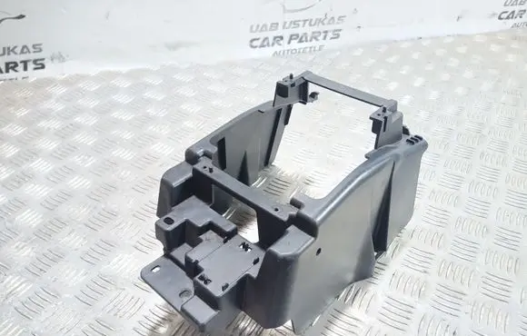 Mitsubishi Outlander Other interior part 8011A167