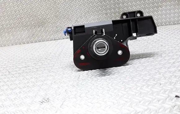 Opel Corsa C Tailgate exterior lock 90534783