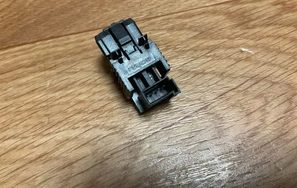 BMW 5 E60 E61 Brake pedal sensor switch 914688962