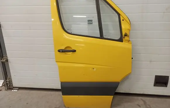 Mercedes-Benz Sprinter W906 Front door