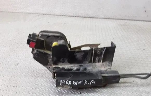 Hyundai Terracan Front door lock