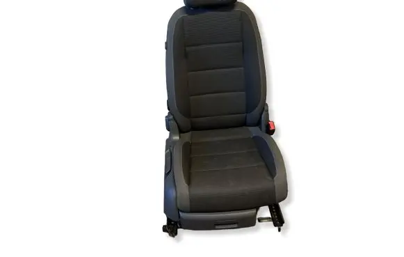 Volkswagen Touran I Front passenger seat M1000114661R