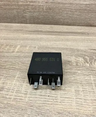 Audi A6 S6 C5 4B Window control relay 4B0955531D