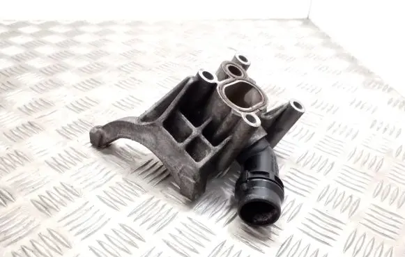 Audi A4 S4 B9 Power steering pump mounting bracket 059121071DE