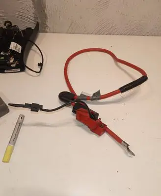 Positive cable (battery)