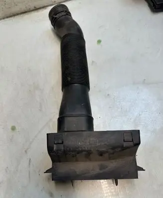 Seat Ibiza IV (6J,6P) Air intake duct part 1T0805971