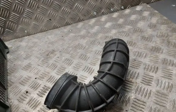 Volvo S80 Air intake hose/pipe 08634143