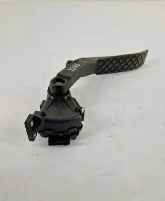 Volkswagen Touareg I Accelerator throttle pedal 7L6723507