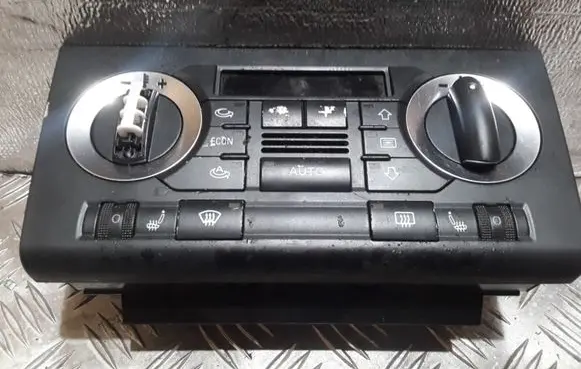 Audi A3 S3 8P Climate control unit 8P0820043N