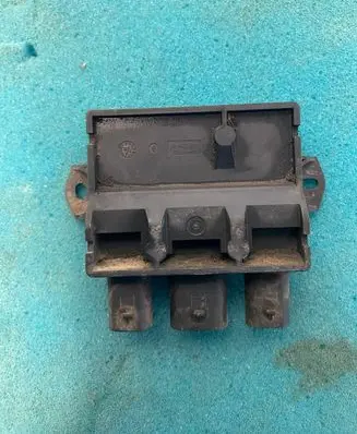 Land Rover Range Rover Velar Glow plug pre-heat relay C74781-102