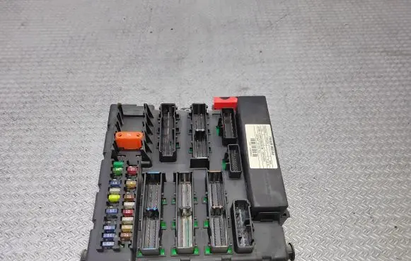 Opel Signum Fuse module 460023260