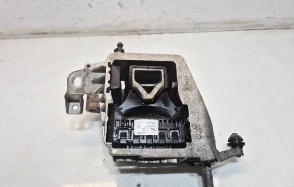 Mini Clubman F54 Engine mount bracket 8835572