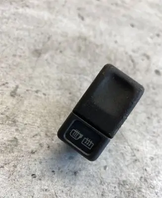 Volvo S70 V70 V70 XC Windscreen/window heater switch 9162952