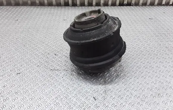Mercedes-Benz C W202 Engine mount bracket 2022401617
