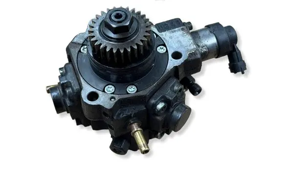 Renault Trafic III (X82) Fuel injection high pressure pump 0445010406 167005114R
