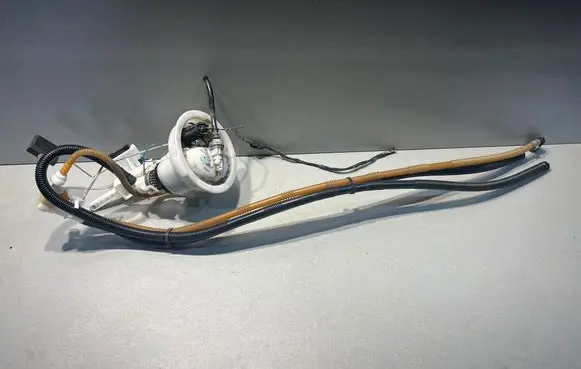 BMW 3 E92 E93 Fuel level sensor 6766919