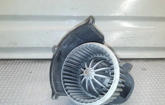 Volkswagen Touareg I Heater fan/blower 7L0820021L