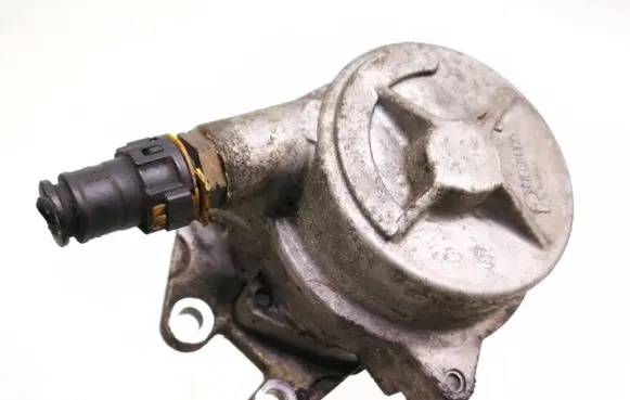 Opel Omega B2 Vacuum pump 24402638 00T26905