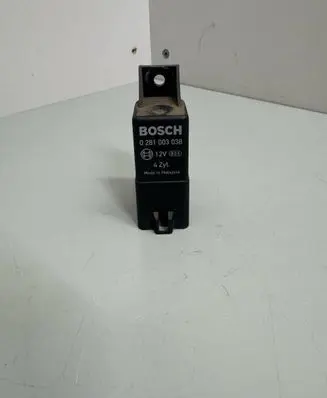 Skoda Octavia Mk2 (1Z) Glow plug pre-heat relay 038907281D 0281003038