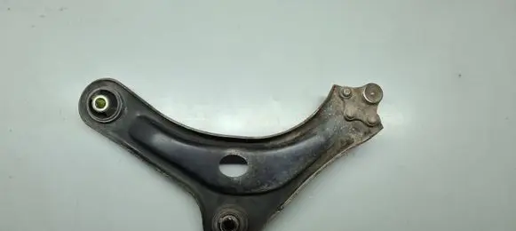 Peugeot 208 Front lower control arm/wishbone