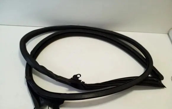 Audi S5 Facelift Front door rubber seal 8T8831708