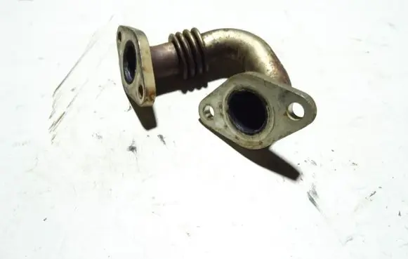 Volkswagen PASSAT B6 Engine coolant pipe/hose 03G131521AM