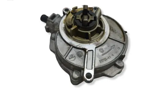 Audi Q7 4M Vacuum pump 06E145100Q