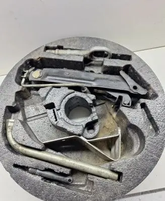 Audi A3 S3 8P Lift Jack 