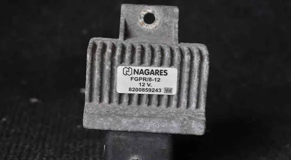 Renault Megane III Glow plug pre-heat relay 8200859243