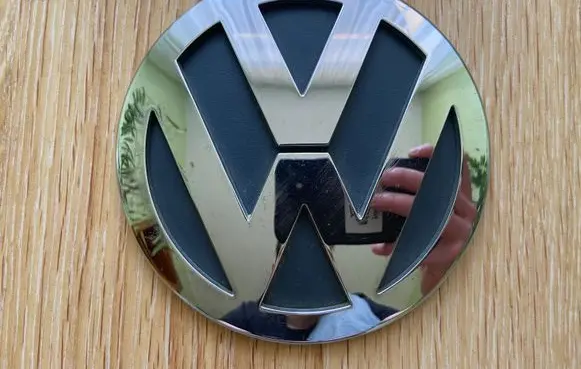 Volkswagen Touran I Manufacturers badge/model letters 1T0853630A