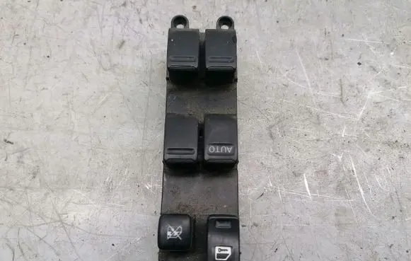 Nissan Almera Electric window control switch