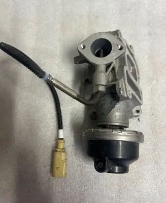 Audi Q7 4M EGR valve cooler 059131309C