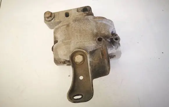 Skoda Octavia Mk2 (1Z) Engine mount bracket 1K0199262A