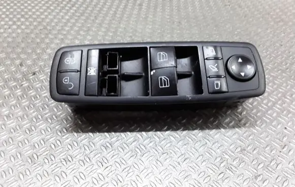 Mercedes-Benz B W245 Electric window control switch A1698206710