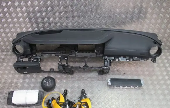 Mercedes-Benz AMG GT 4 x290 w290 Dashboard 