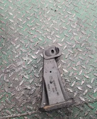 BMW X5 E53 Engine mounting bracket 6761564