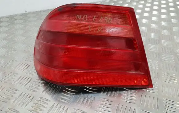 Mercedes-Benz E W210 Rear/tail lights 197041L