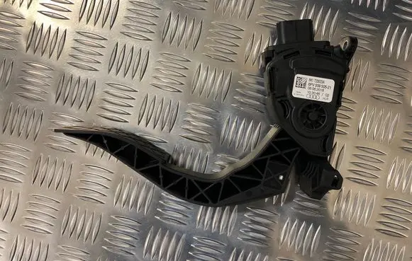 Audi A6 S6 C7 4G Accelerator throttle pedal 8K1723523A 6PV00950521