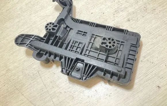 Seat Leon (1P) Battery box tray 1K0915333C