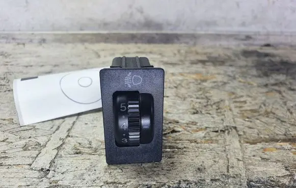 Toyota Corolla Verso E121 Headlight level height control switch