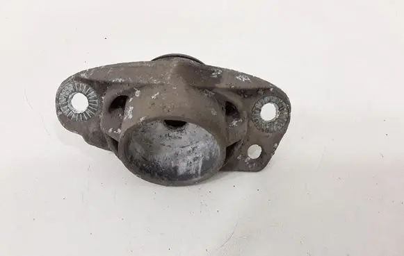 Volkswagen Golf V Front shock absorber mounting bracket 