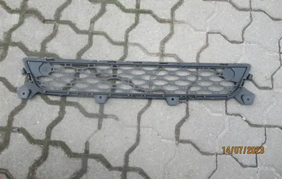 Volvo XC60 Front bumper lower grill 30763423