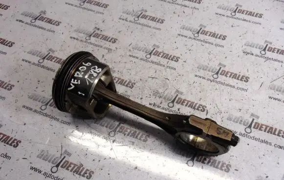 Toyota Corolla Verso AR10 Piston with connecting rod