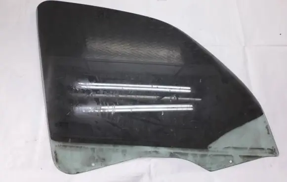 Citroen Xsara Picasso Front door window glass four-door