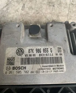 Volkswagen Jetta VI Engine control unit/module 07k906055g